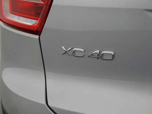 2025 Volvo - image 41