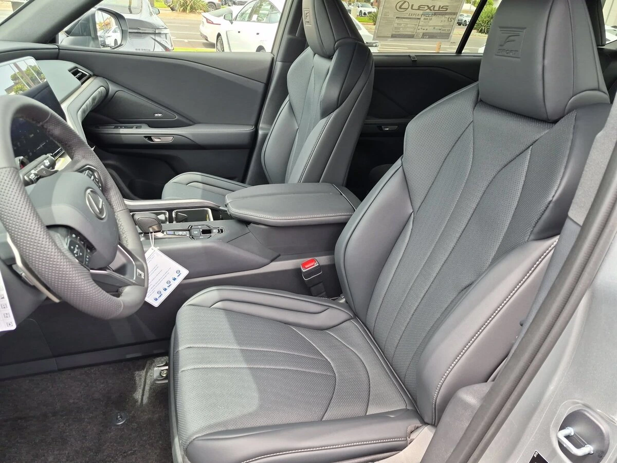 2026 Lexus TX 500h F-Sport Premium - Photo 11