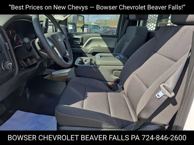 2024 Chevrolet Silverado 4500HD Work Truck photo 3