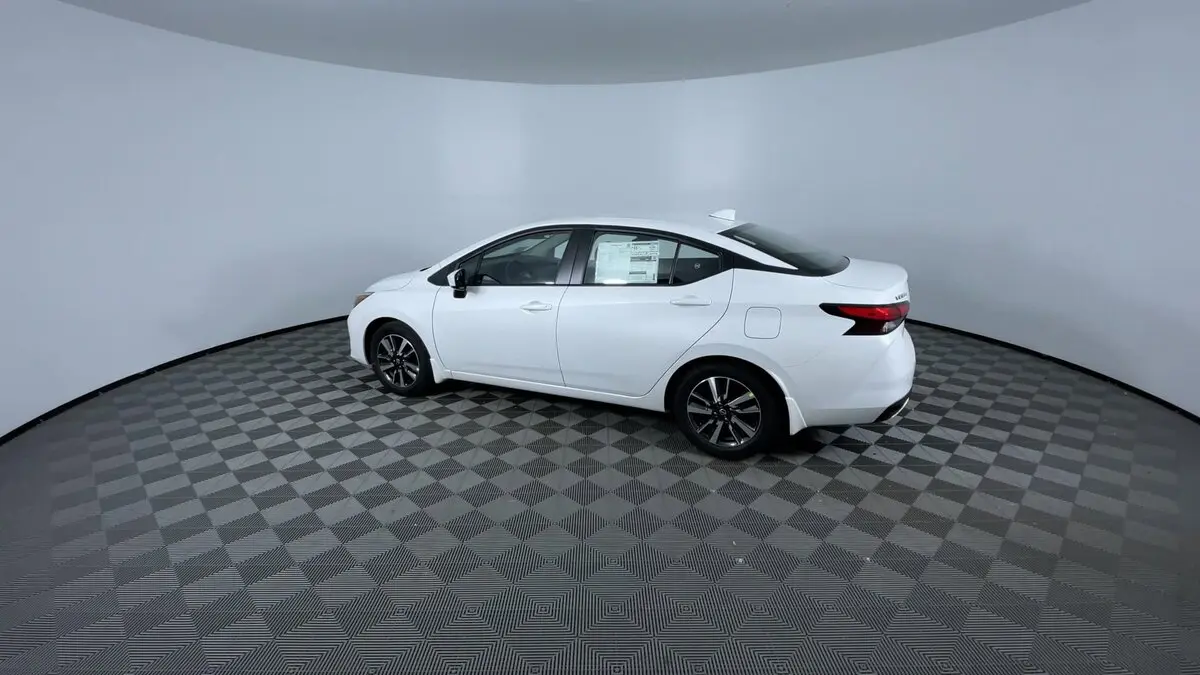 2025 Nissan Versa SV photo 3