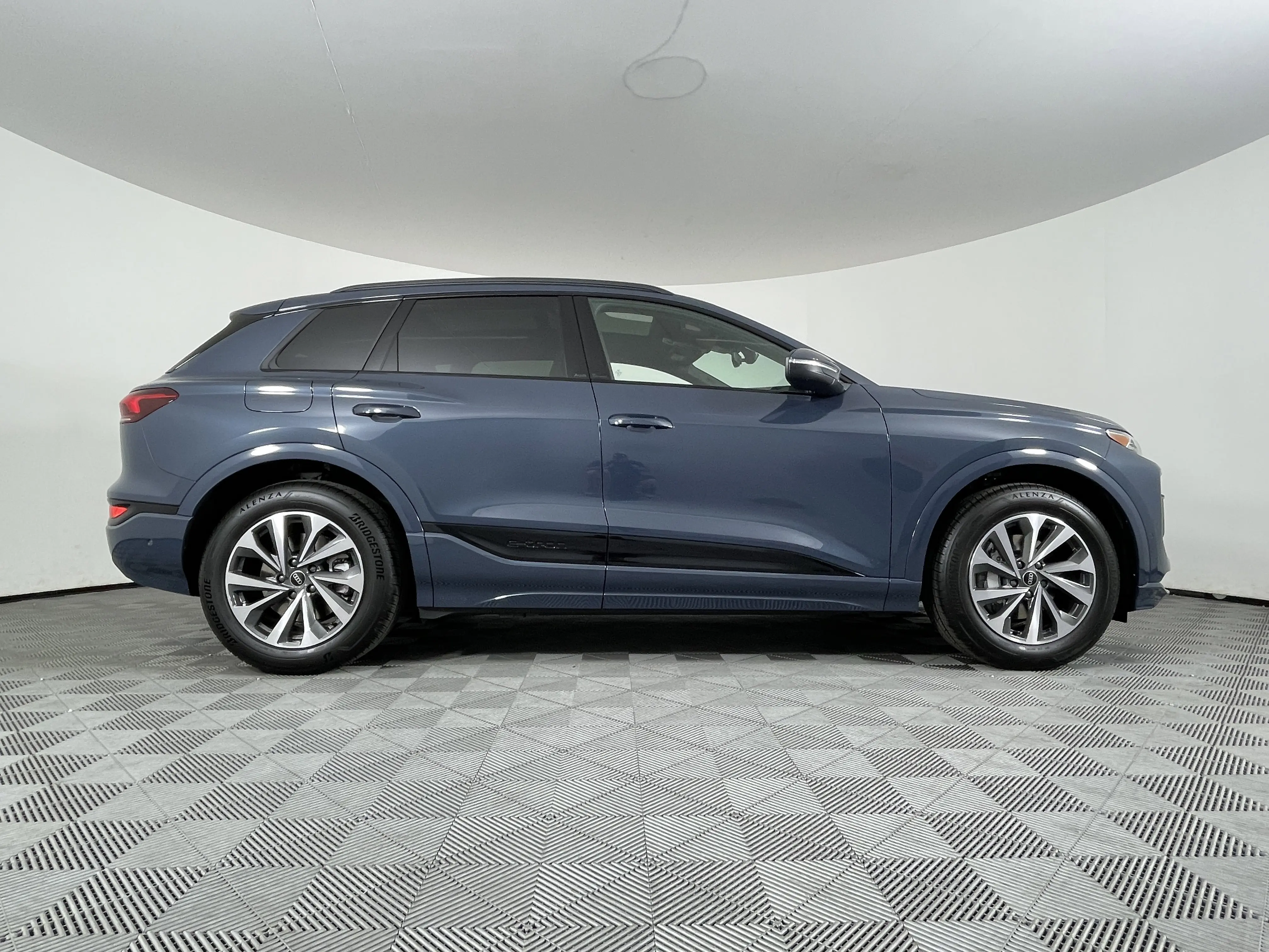 2025 Audi Q6 E-tron Prestige photo 15