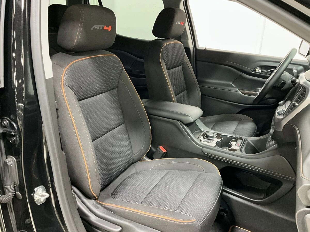 2023 GMC Acadia AT4 - Photo 9