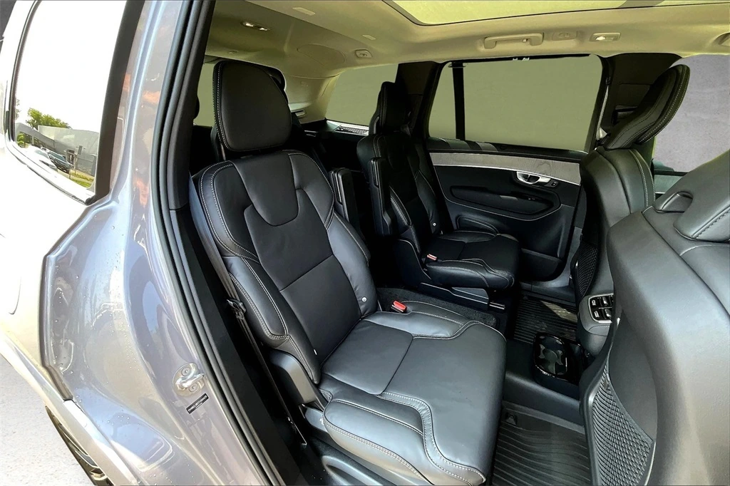 2026 Volvo - image 10