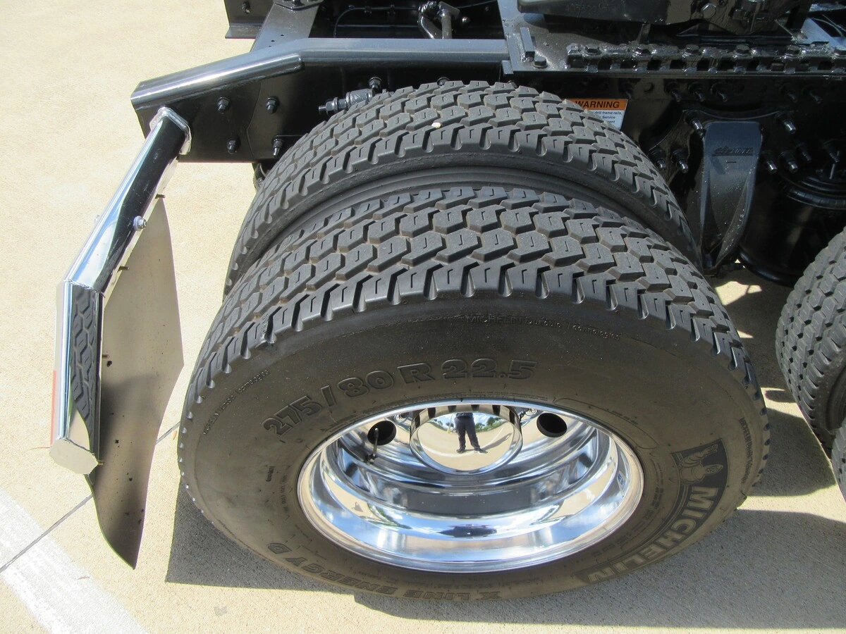 2023 Freightliner Cascadia - image 15