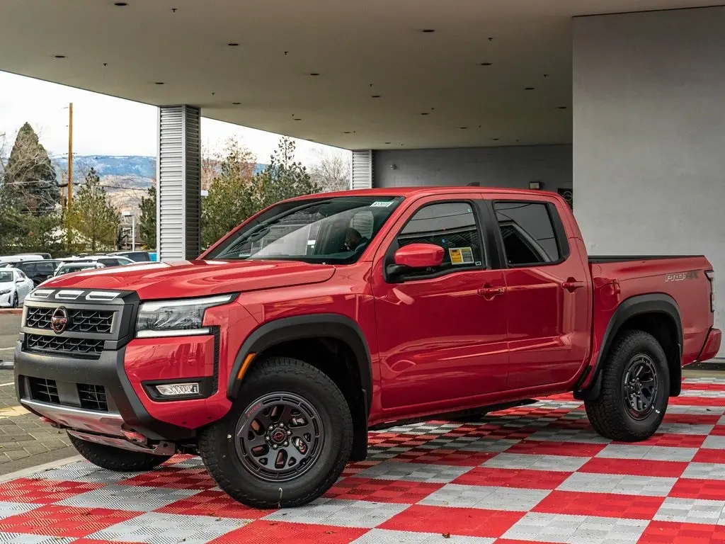 2026 Nissan Frontier PRO-4X's photo