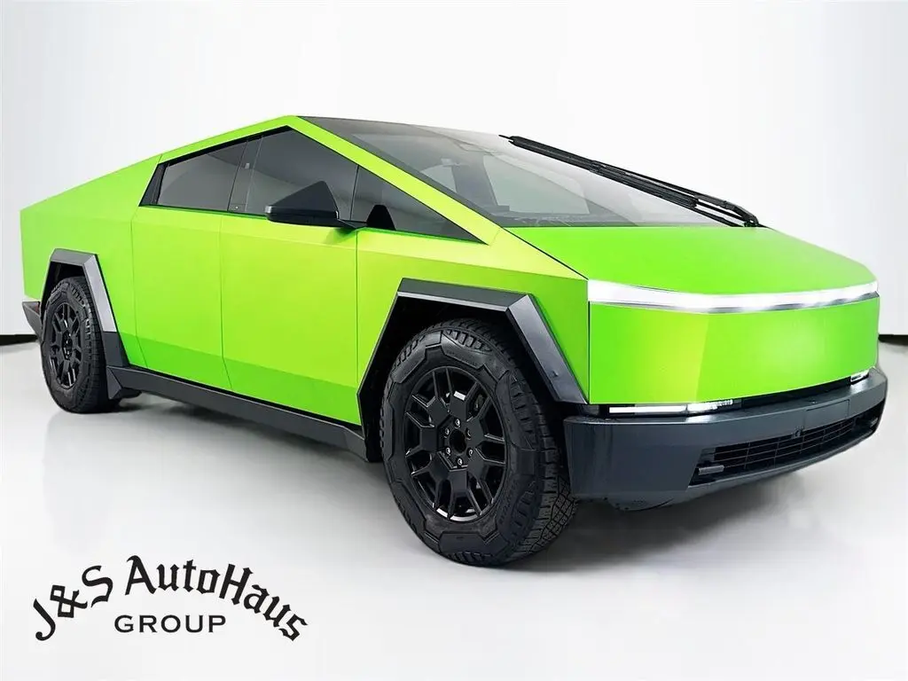 2024 Tesla Cybertruck Base's photo