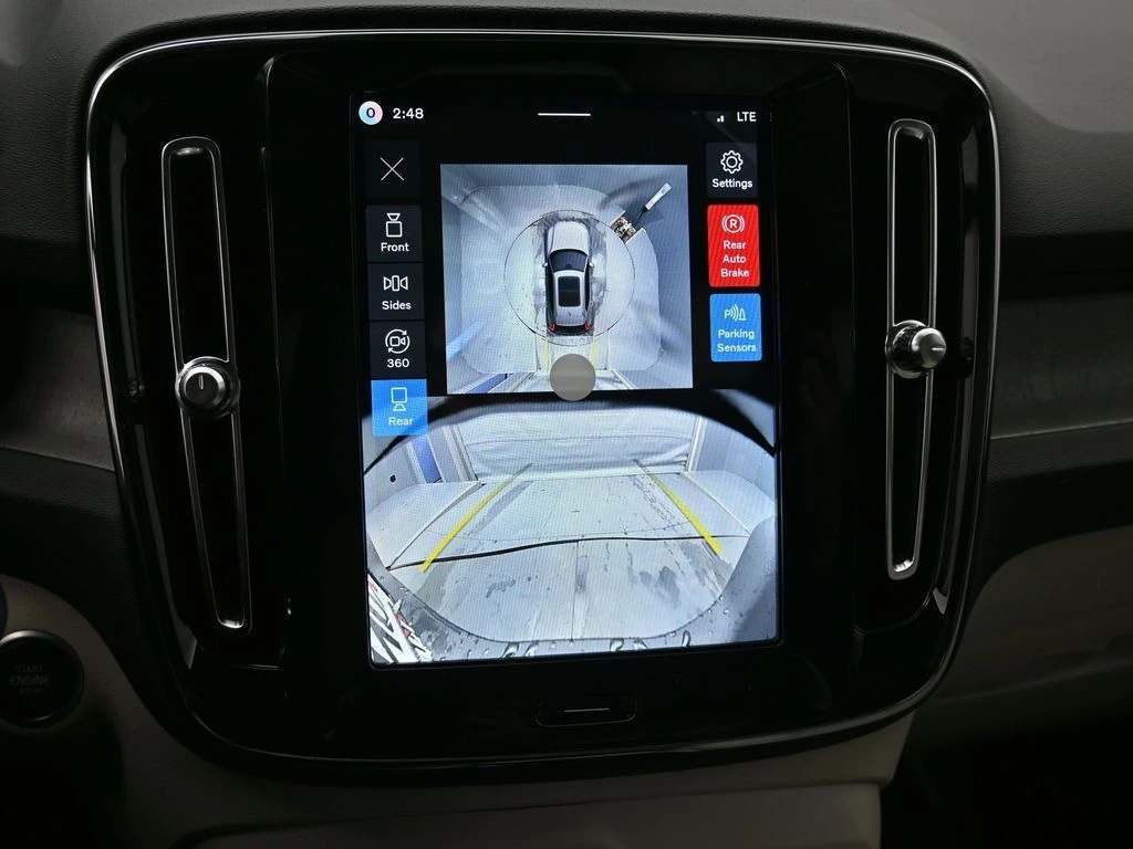 2026 Volvo - image 14