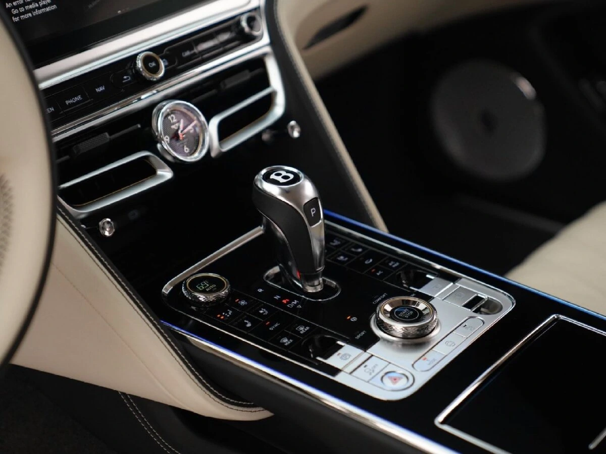 2026 Bentley Flying Spur Azure - Photo 19