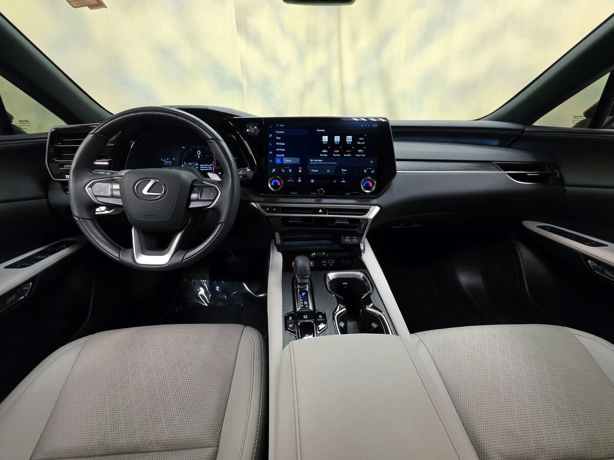 2025 Lexus RX 350 - Photo 13