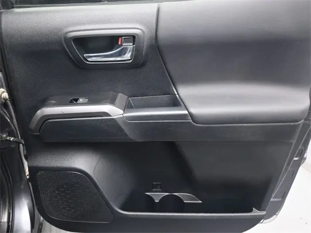 2023 Toyota Tacoma TRD Pro V6 photo 17