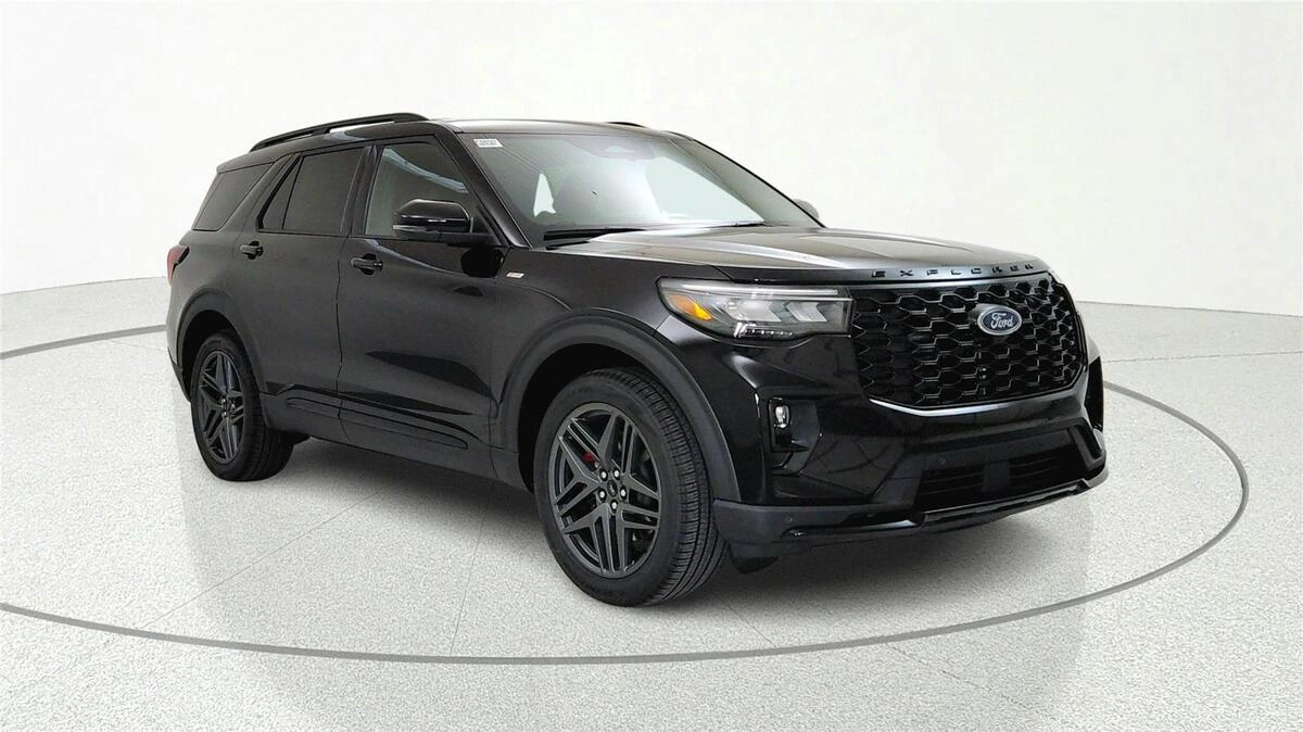 2026 Ford Explorer ST-LINE 4WD's photo
