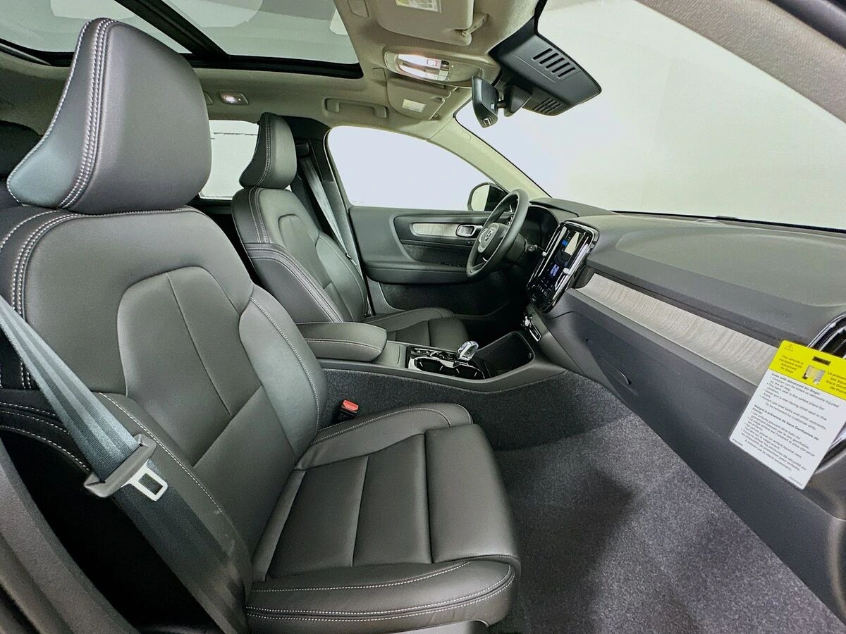 2026 Volvo XC40 Plus - Photo 46