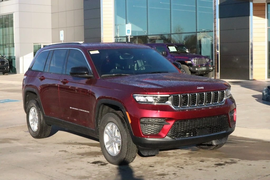 2025 Jeep Grand Cherokee Laredo's photo