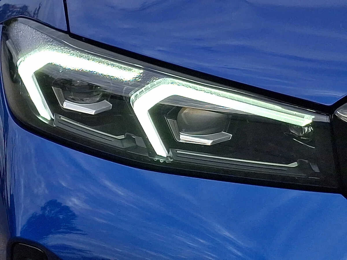 2025 BMW 3 Series 330i - Photo 7