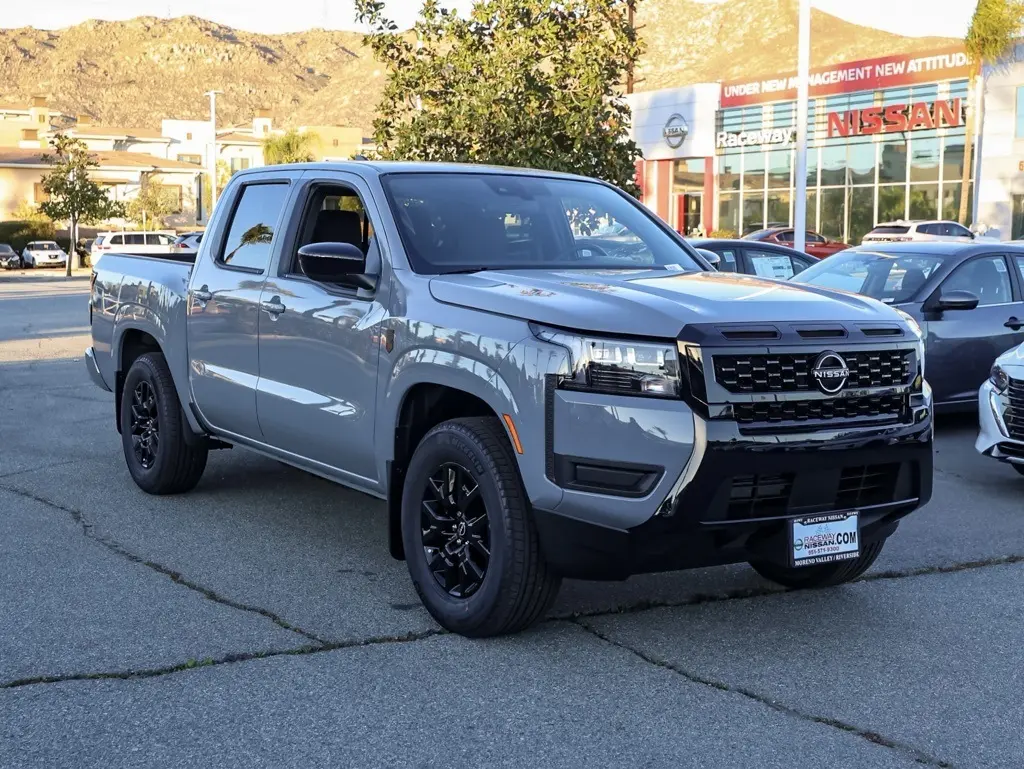 2026 Nissan Frontier SV's photo