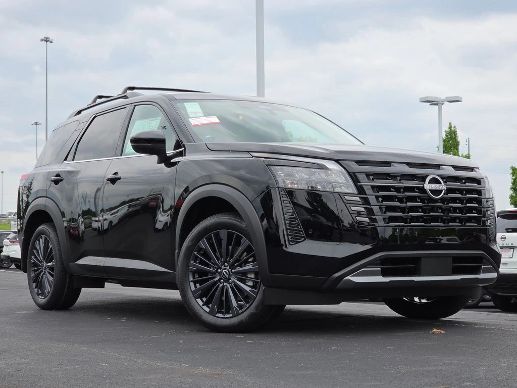 2026 Nissan Pathfinder SL 4WD's photo
