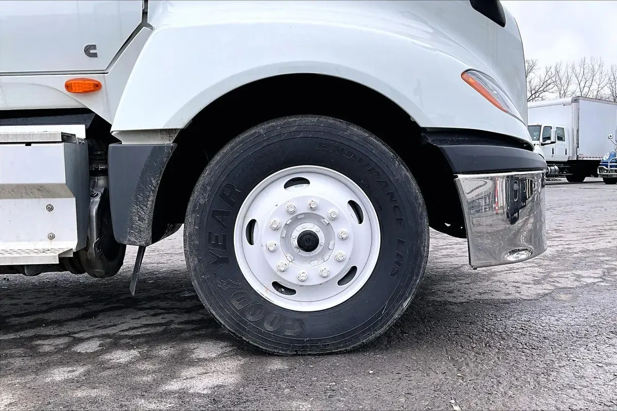 2021 International LT in Syracuse, NY — photo 6