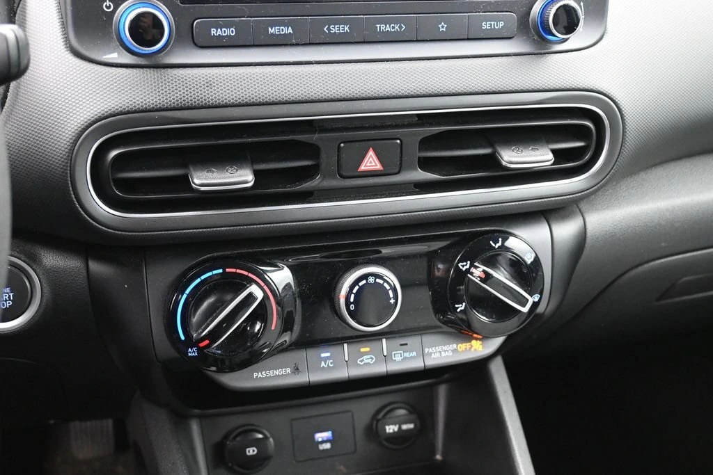 2022 Hyundai Kona SEL - Photo 17