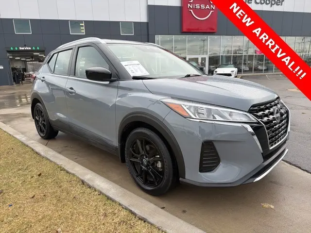 2023 Nissan Kicks SV photo 3