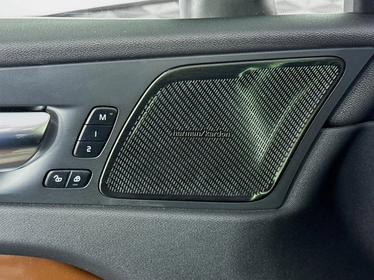 2023 Volvo - image 21