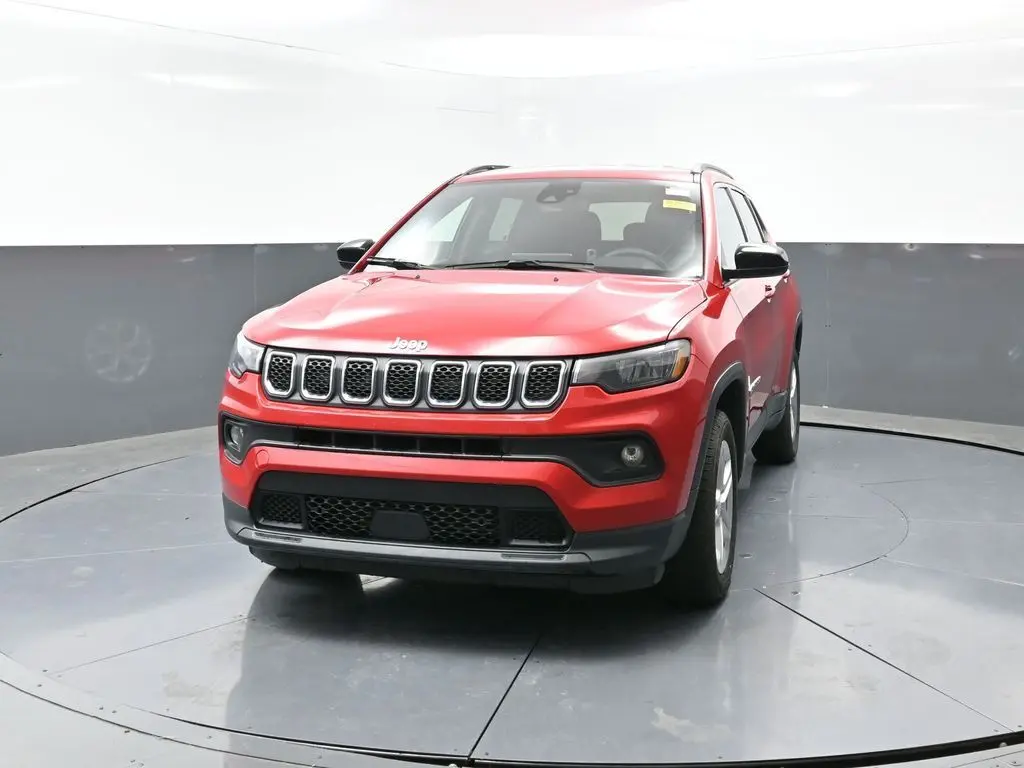 2024 Jeep Compass Latitude photo 4