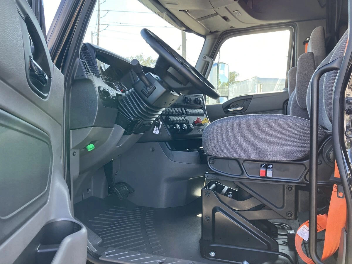 2024 International LT — photo 8