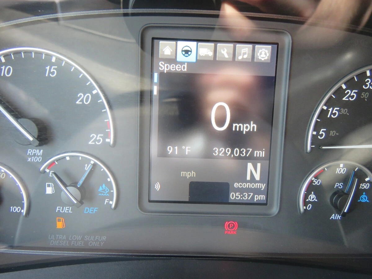 2023 Freightliner Cascadia - image 21