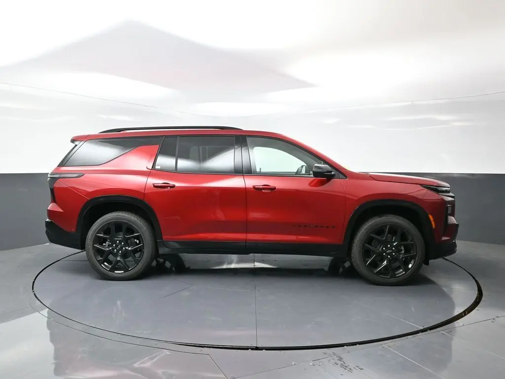 2026 Chevrolet Traverse RS photo 2