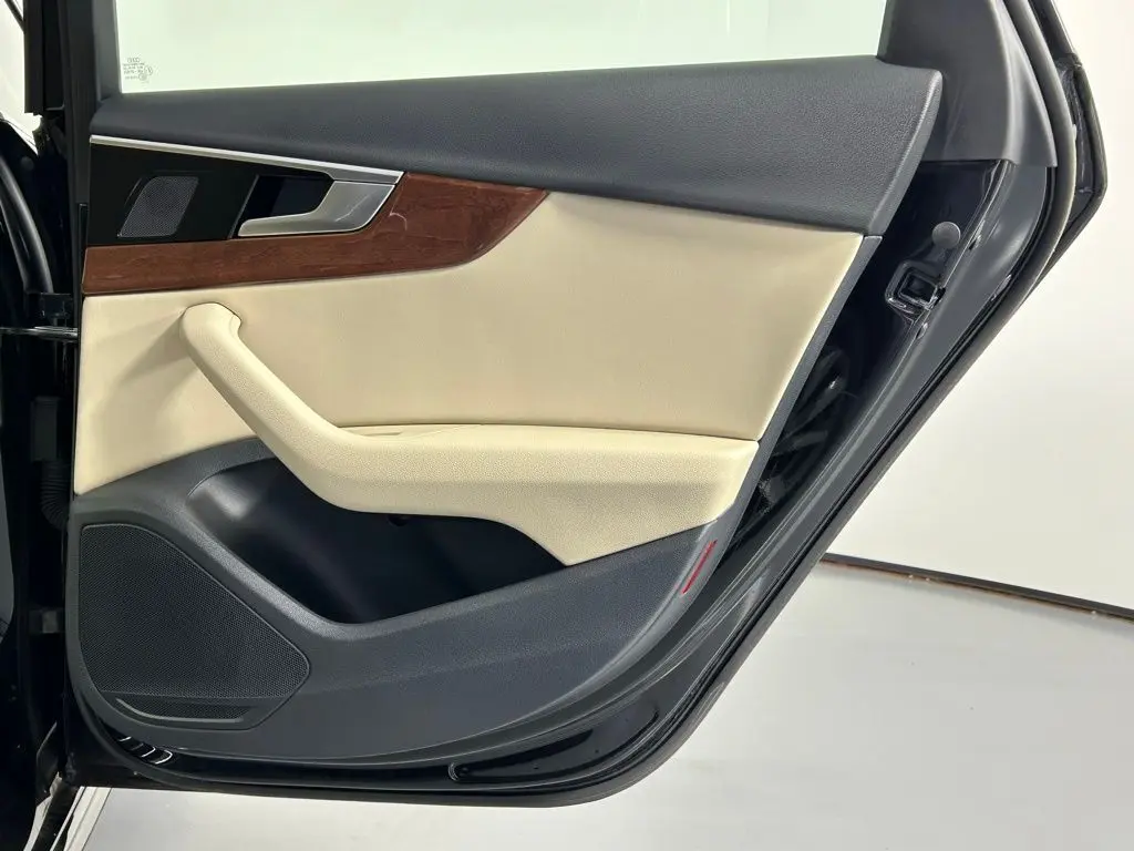 2022 Audi A4 40 Premium Quattro photo 11
