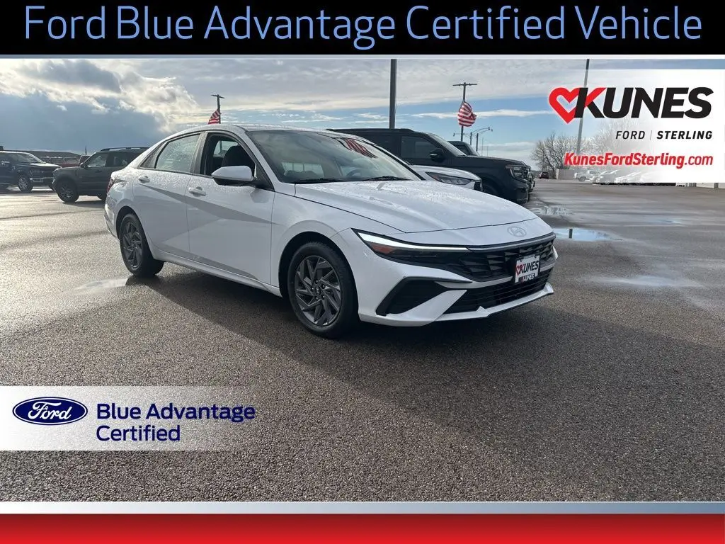 2024 Hyundai Elantra SEL's photo