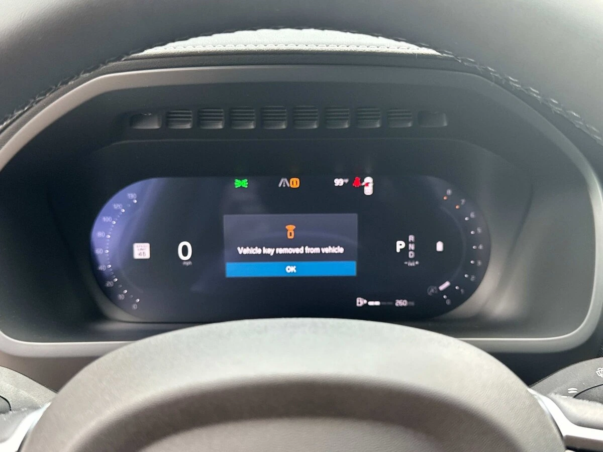 2026 Volvo - image 24