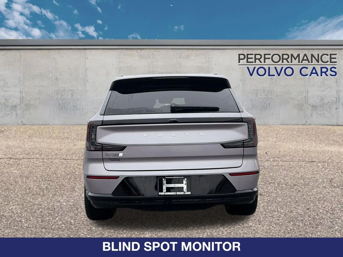 2026 Volvo - image 5