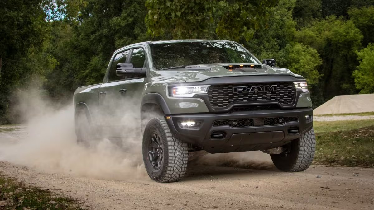 2026 RAM 1500 Exterior Passenger Side Front Angle