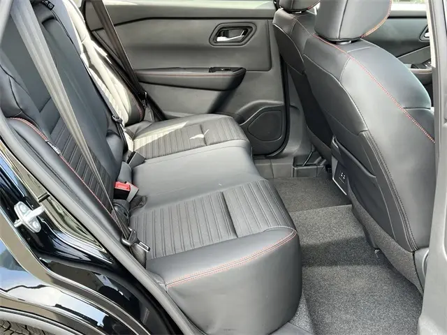 2026 Nissan Rogue SV photo 20