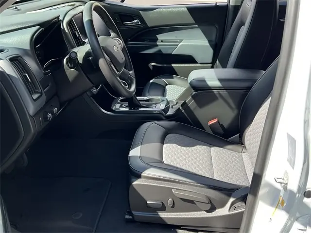 2022 Chevrolet Colorado Z71 photo 18