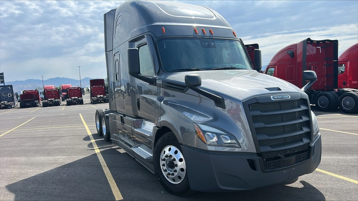 2022 Freightliner Cascadia — photo 4