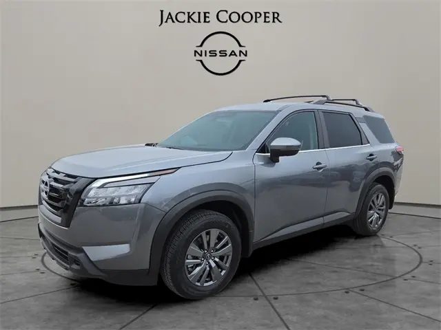 2025 Nissan Pathfinder SV's photo