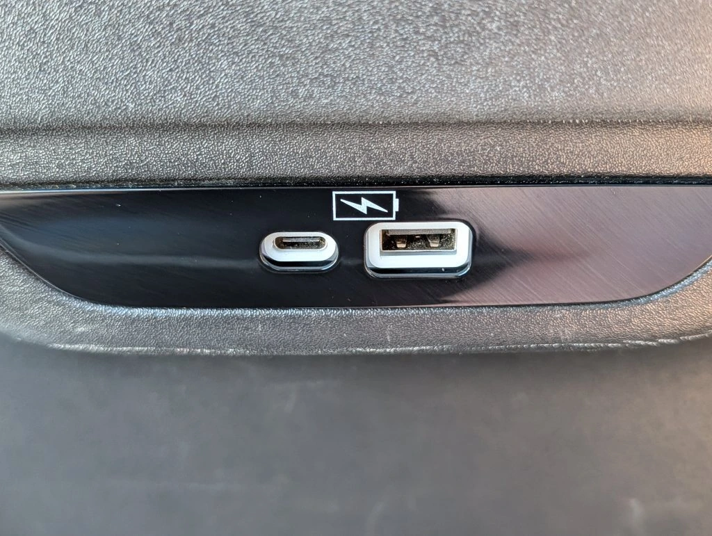 2023 Chrysler Pacifica Hybrid Limited - Photo 17