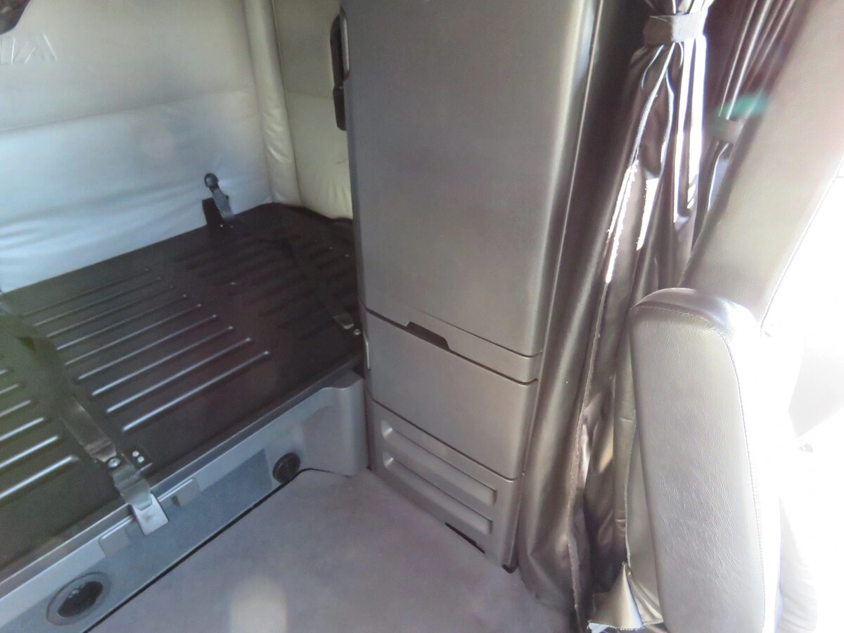 2022 Freightliner Cascadia - image 17