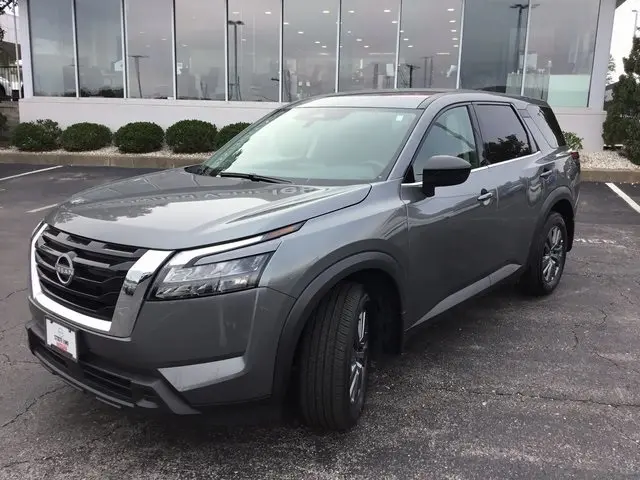 2024 Nissan Pathfinder S 4x4 photo 3