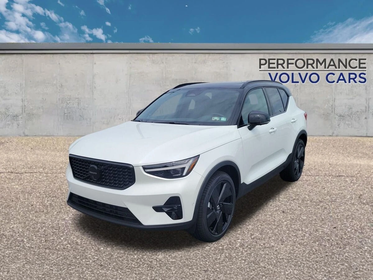 2026 Volvo XC40 B5 Ultra Ultra Black Edition AWD's photo