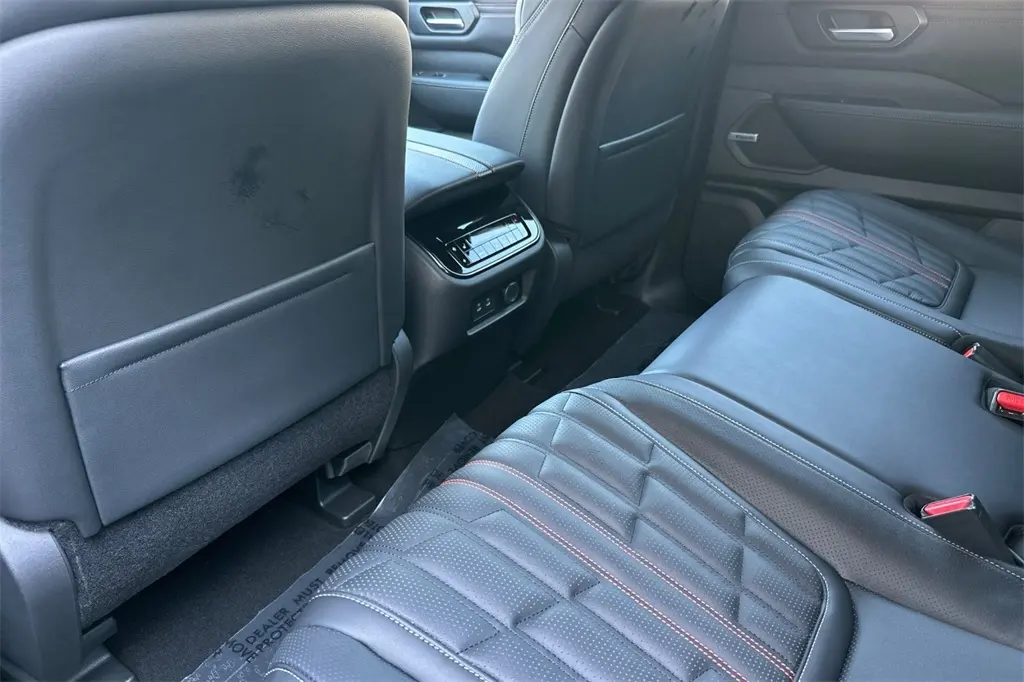 2026 Nissan Armada photo 9