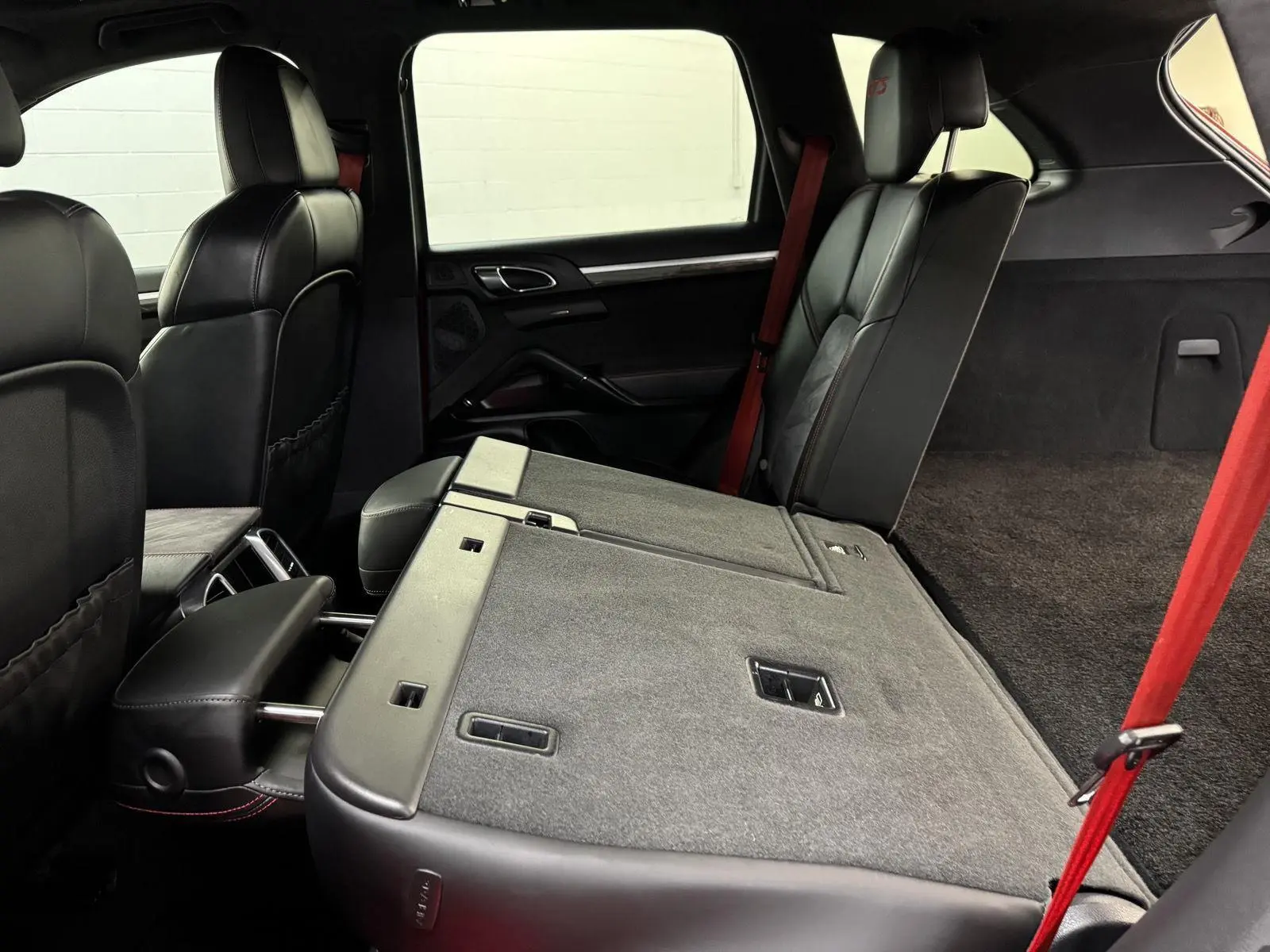 2013 Porsche Cayenne GTS photo 24