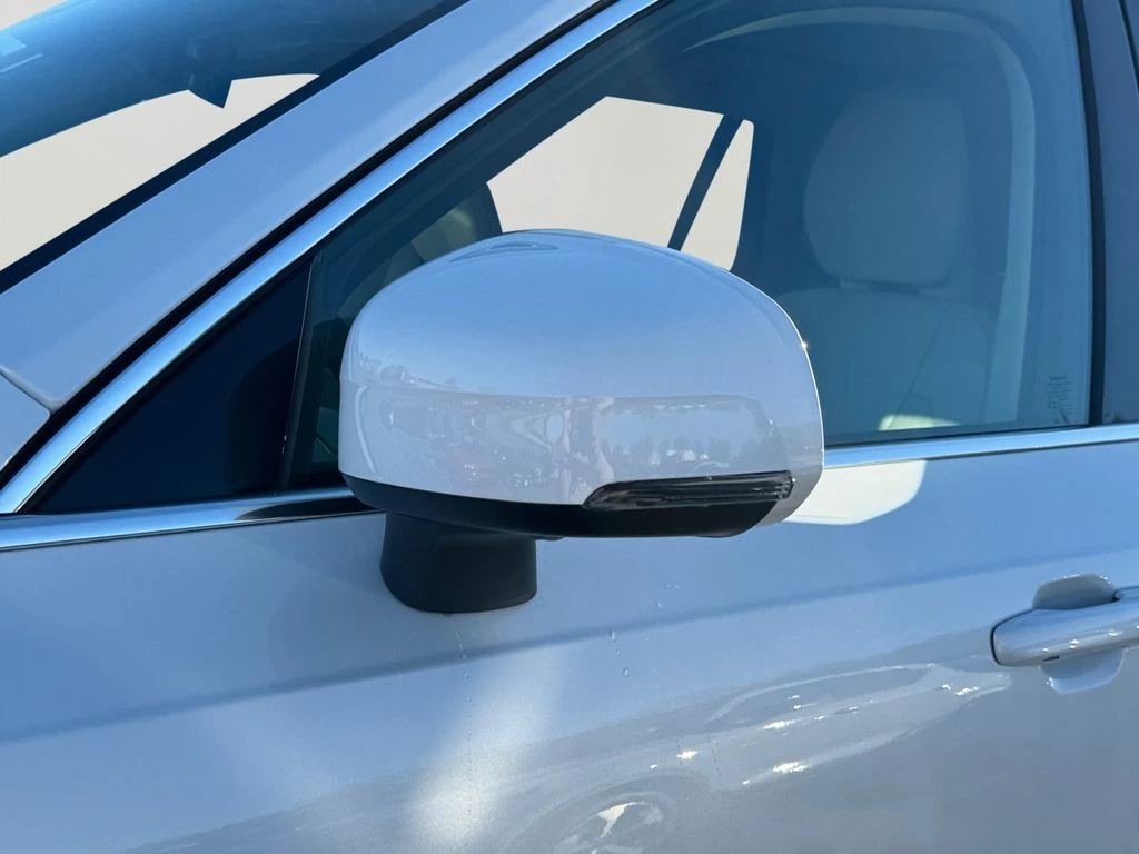 2026 Volvo - image 26
