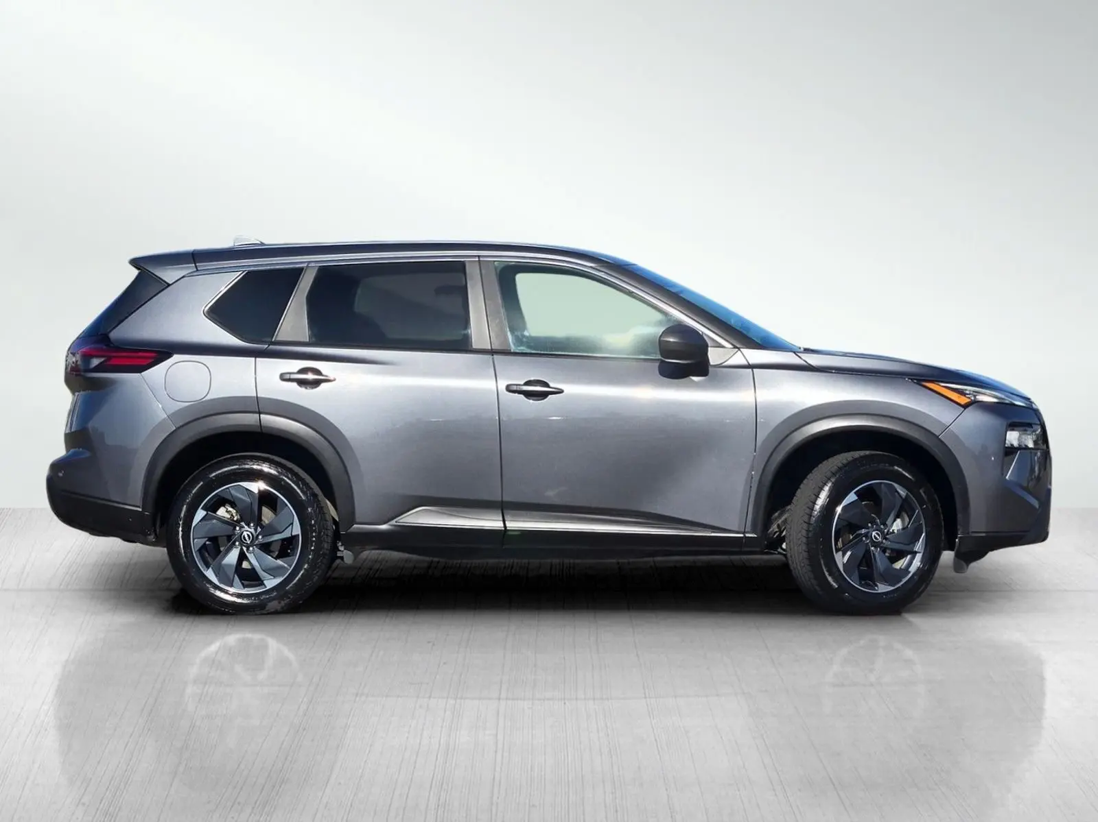 2024 Nissan Rogue SV photo 3