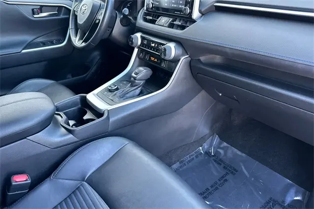 2021 Toyota RAV4 Hybrid XSE photo 10