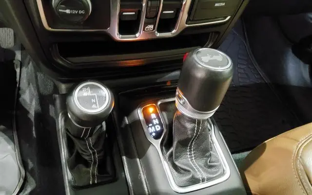 2021 Jeep Wrangler Unlimited Sahara photo 18