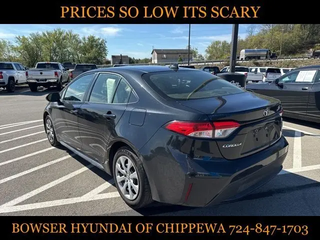 2020 Toyota Corolla LE photo 3