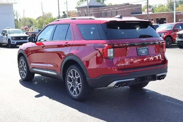 2025 Ford Explorer Platinum photo 17