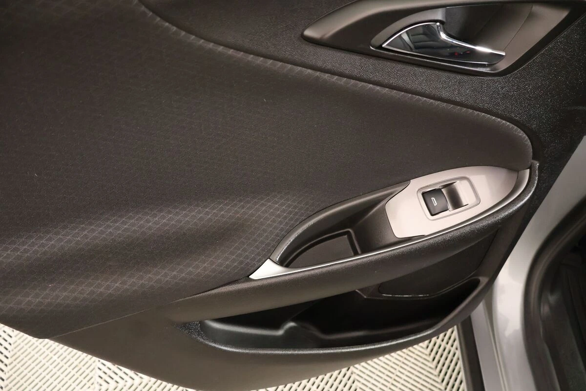 2025 Chevrolet Malibu RS - Photo 15